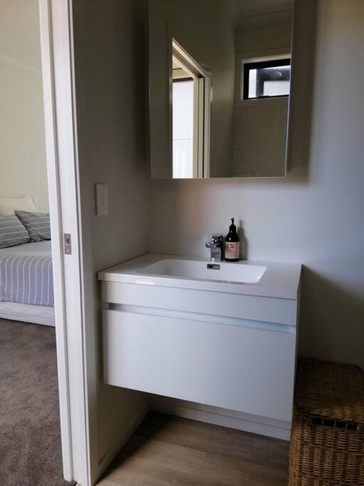 Purangi Beachhouse - 2 Bedroom Cooks Beach 외부 사진