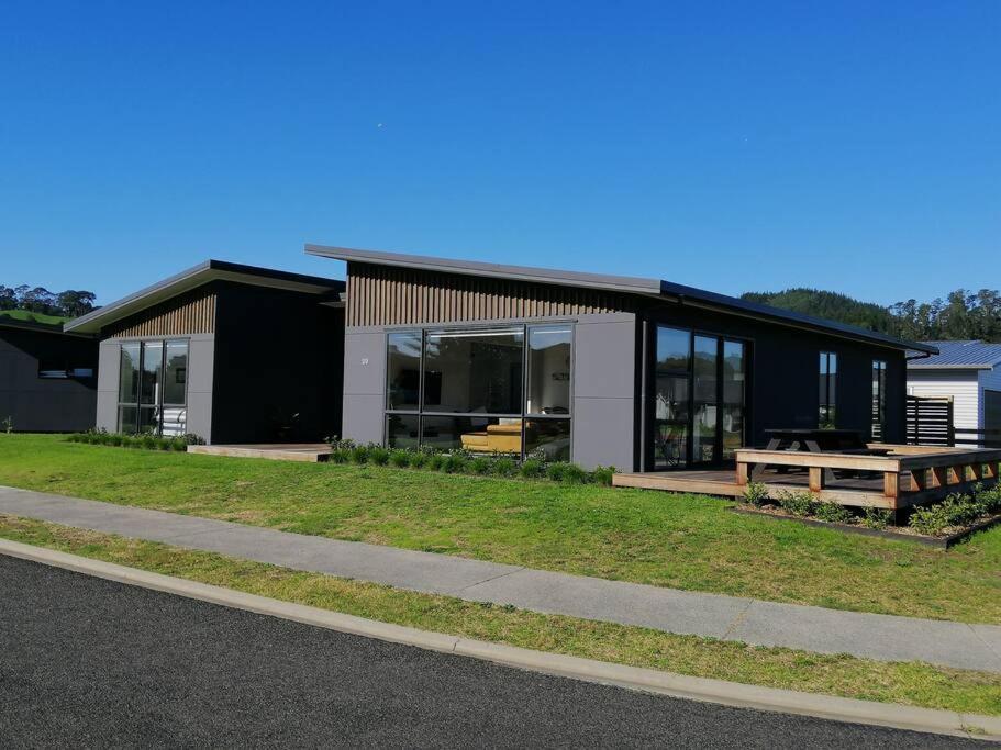 Purangi Beachhouse - 2 Bedroom Cooks Beach 외부 사진