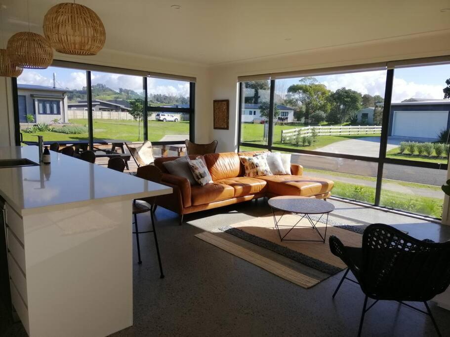 Purangi Beachhouse - 2 Bedroom Cooks Beach 외부 사진