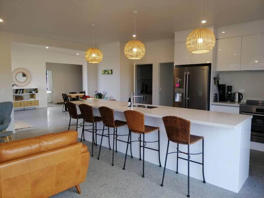 Purangi Beachhouse - 2 Bedroom Cooks Beach 외부 사진
